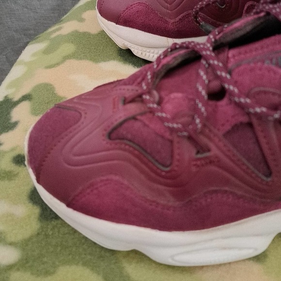 Adidas Womens Size 8 Ozweego Plus W Victory Crimson Running Shoes H01184 - Picture 9 of 10